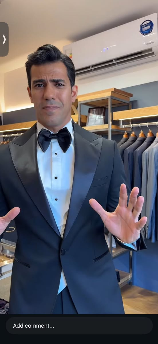 شباب عندي هي البدله توكسيدو ماخذها من عقيل  فنتازيا ملبوسه مره وحده ماخذها ب400 وياها القميص والفيونكه 
اريدها ب150


**إذا كنت صاحب هذا الإعلان وتريد حذفه لأي سبب، رجاءا أرسل رسالة إلى الدعم الفني**