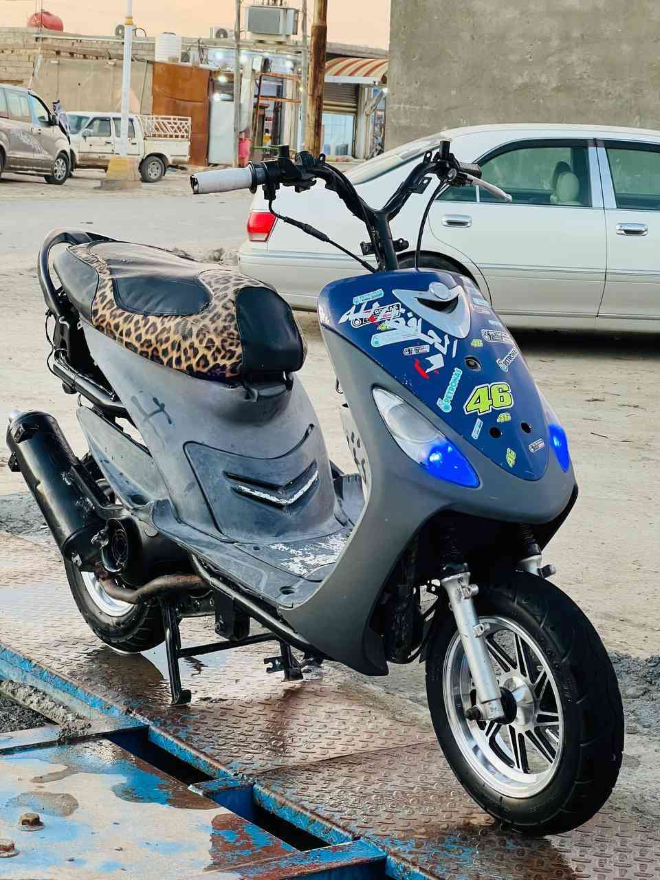 السلام عليكم دراجه ماكس للبيع مزوده 55 دراجه كامله مقفوله السعر550 وبيها مجال للشراي مكان ناصريه سيدخيل***********
