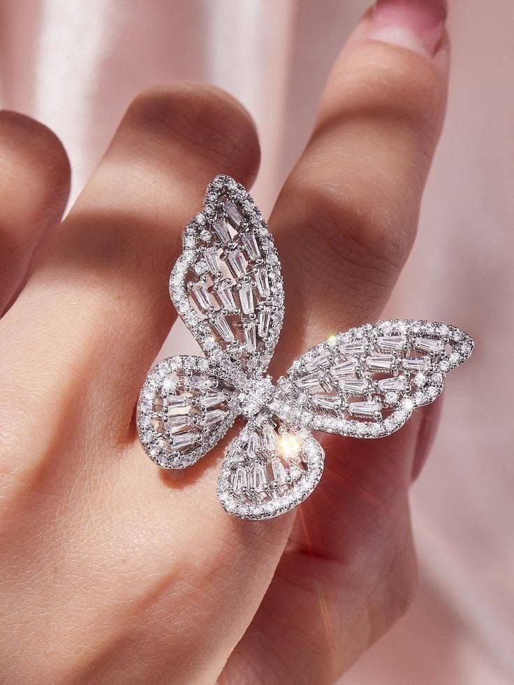 🦋 خاتم فراشة 🦋
خاتم الفراشة النازك ✅
موديل حديث 💕
✨مرصع بأحجار الزاركون
✨طلاء ثابت بجودة عالية
✨غير قابل للصدأ
✨يرهم على جميع القياسات 

السعر: 5 الاف


**إذا كنت صاحب هذا الإعلان وتريد حذفه لأي سبب، رجاءا أرسل رسالة إلى الدعم الفني**