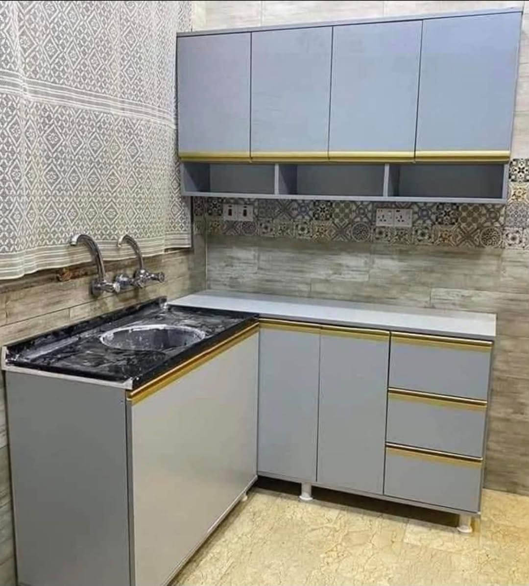(غراض بيت للبيع) كاونتر 3قطعة سعر قفل 250الف ديوان نضيف جدا سعر 250الف قفل عنوان بغداد زعفرانيه رقم بي وتساب فقط ***********
