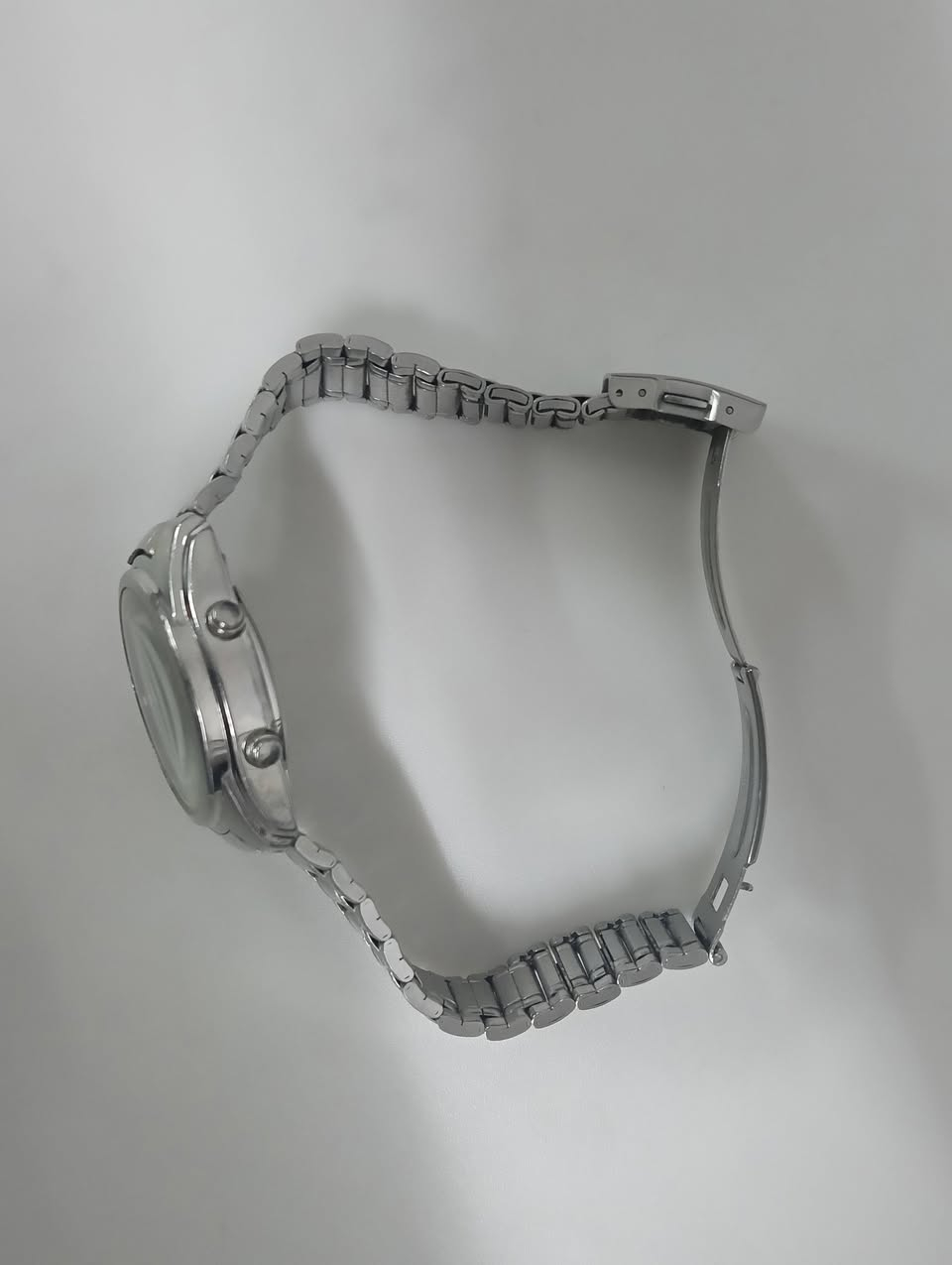 Casio Edifice Watch ⌚ 
ساعة كاسيو اصلية
لكل شخص بيقدّر الأصالة والمتانة، ساعة Casio Edifice (Model EFA-120D-1AV) بتجمع بين التصميم الرياضي القوي والأناقة الكلاسيكية. ساعة بتتحمل معك كل الظروف وتعيش معك العمر
🦾هيكل ستيل قوي •
💧 مقاومة للماء •
💡إضاءة خلفية واضحة جداً في الظلام Illuminator •

للطلب أو الاستفسار عن السعر، ابعتولنا رسالة على الخاص📥


**إذا كنت صاحب هذا الإعلان وتريد حذفه لأي سبب، رجاءا أرسل رسالة إلى الدعم الفني**