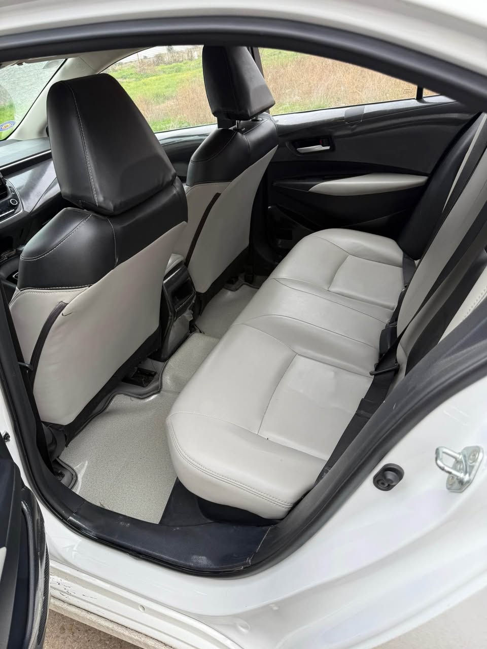 السلام عليكم 
تويوتا كورولا 2021 خليجي هايبرد 
علامه زركه الوجبه الاولى بطاريات ياباني 
مكفوله من الضربه والصبغ والبارد فقط كم رصعه بالقماره اثر حالوب بسيط ما مبين والسونار مرفق بالمنشور 
رقم بغداد بأسمي سنويه وهزه جديده تحويل مباشر 
ماشيه 84 الف استخدام نظيف على ايد وحده 

مواصفات فول عدى الفتحه وكرسي كهرباء 

السعر : 137 وبيها مجال بسيط جدا 
العنوان : بغداد / الكرخ / حي الجهاد 
الهاتف : *********** خضر بغداد, العراق
