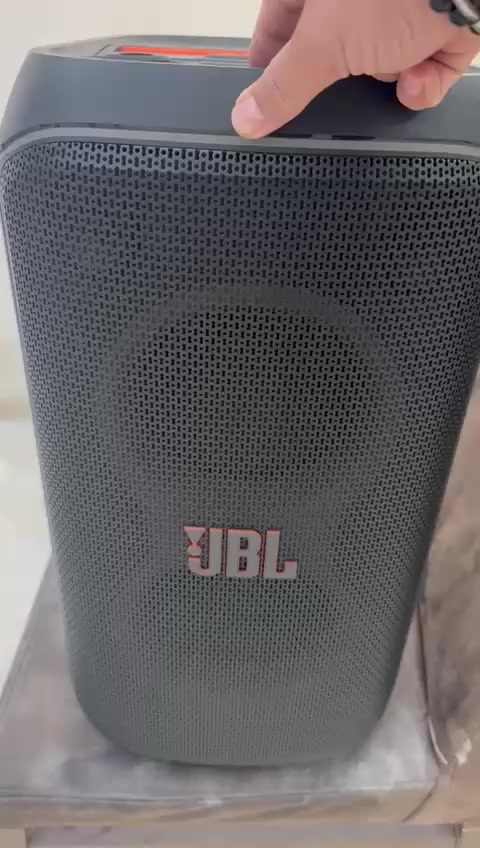 السلام عليكم سبيكرات عدد ٢  للبيع الاول سوني اصلي وكالة نظيف كلش مشحون ٣ مرات بس والثاني JBL هاي مواصفاته مواصفات JBL 
بطاريه تدوم ١٢ ساعه تشغيل متواصل 
اضاءه LED تفاعليه دوائر اضواء فلاش انماط مبهره 
صوت JBL ORIGINAL pro sound القوي جهير يهز المكان 
تصميم مقاوم لرذاذ الماء للحفلات الخارجيه
مدخل ميكرفون وجيتار 
امكانية توصيل لاسلكي او بلوتوث او USB


**إذا كنت صاحب هذا الإعلان وتريد حذفه لأي سبب، رجاءا أرسل رسالة إلى الدعم الفني**