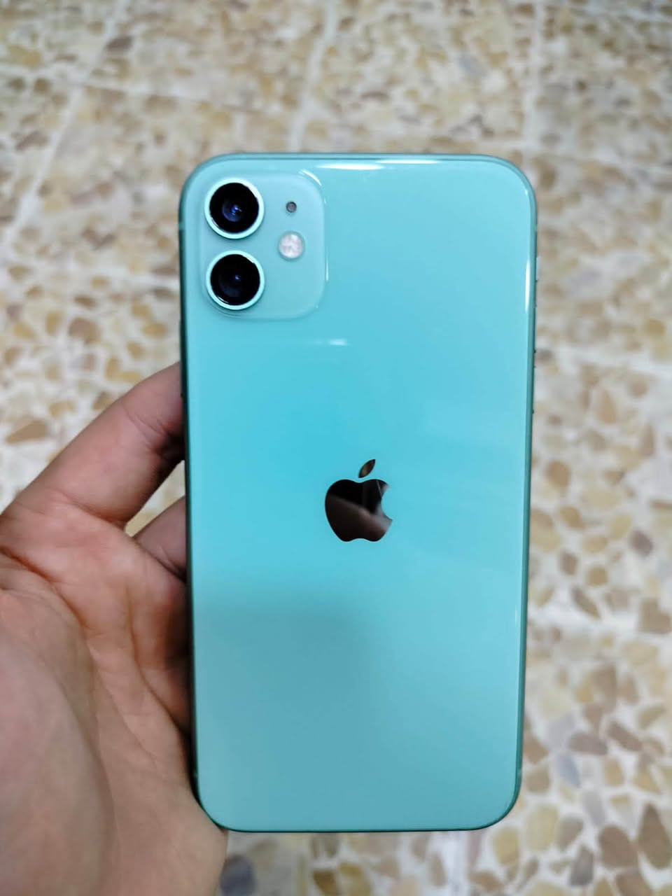 ‏سلام عليكم iPhone 11 عادي مبدل شاشه
اصلية بطارية 75 الجهاز كدامك *********** وتساب 
؟￼￼

