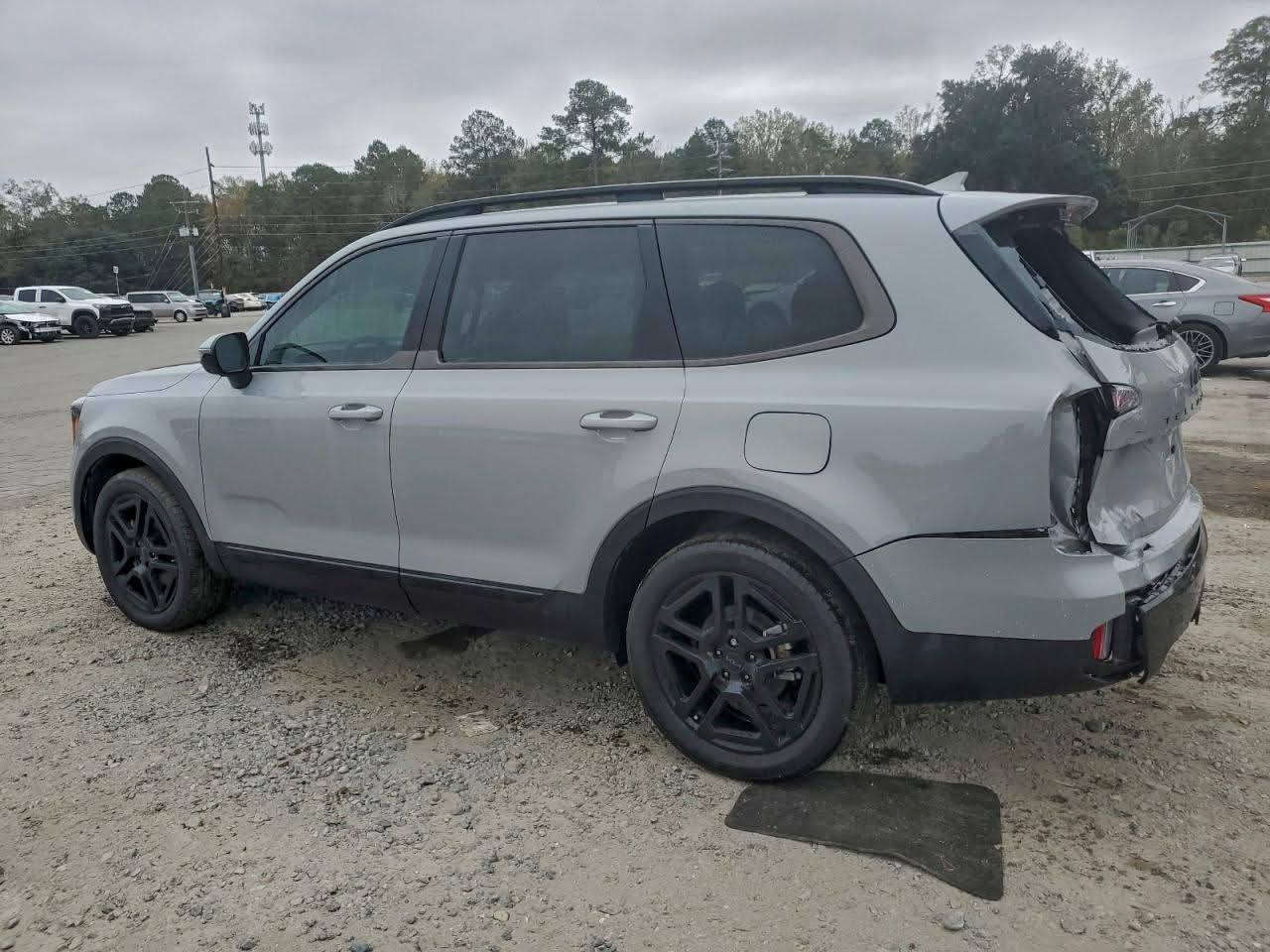 سعر السيارة : يحدد في المزاد 
نوع السيارة : KIA Telluride / كيا تيلورايد 
الموديل : 2025 
 تاريخ المزاد: الاثنين 12 يناير 2
لتواصل 
*********** صادق 
*********** باسم
