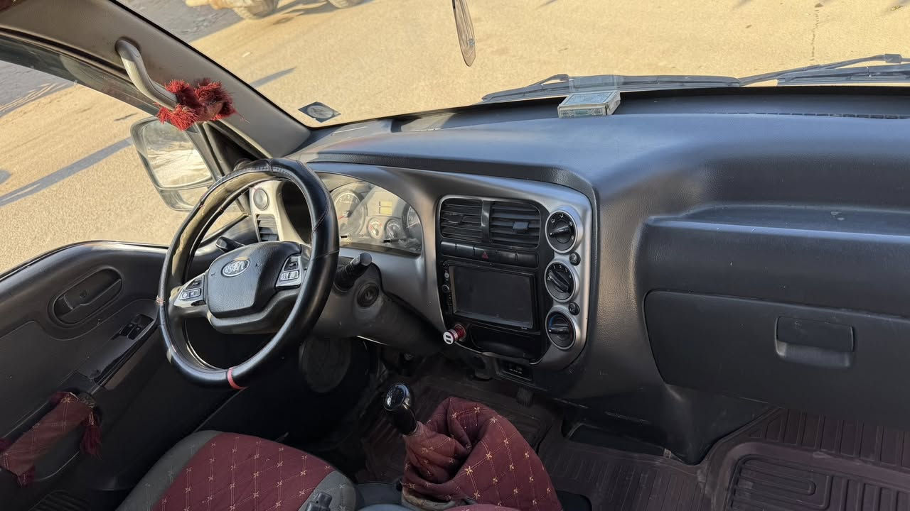 كيا بنكو للبيع موديل 2013 مكينه 2700 السياره نضيفه وخير من الله مابيها اي نقص كهربائياتها كلها شغاله تبريد شغال السياره رقم انكليزي بسمي السياره تحويل ثاني يوم السعر 104 وبيها مجال السياره نضيفه جدا للاستفسار *********** مكان السياره كربلاء اطوريج
