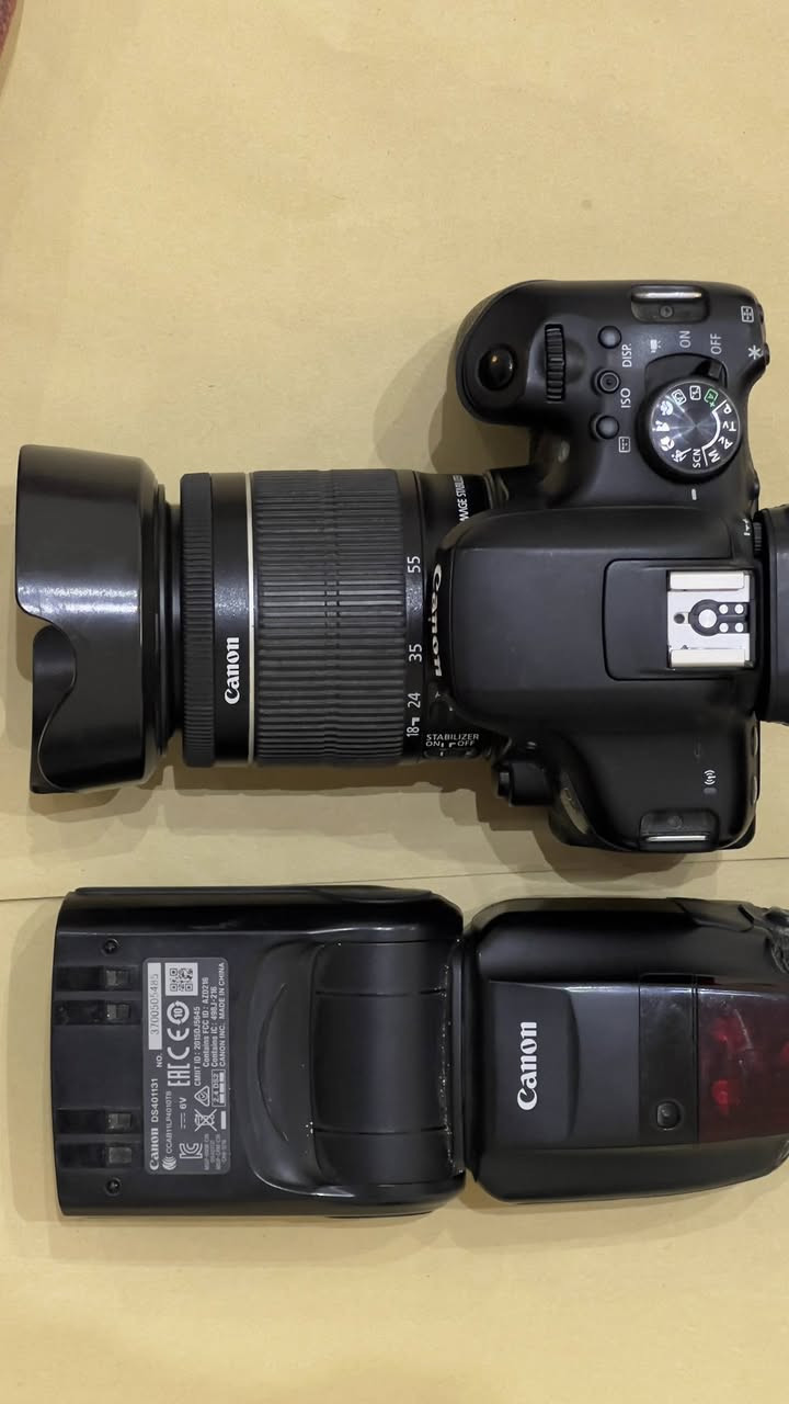 كامرة كانون 750D مع عدسة 18/50 + فلاش كانون اصلي
مع كامل الملحقات جنطة + شاحنة + بطاريات 2
السعر 425 الف


**إذا كنت صاحب هذا الإعلان وتريد حذفه لأي سبب، رجاءا أرسل رسالة إلى الدعم الفني**