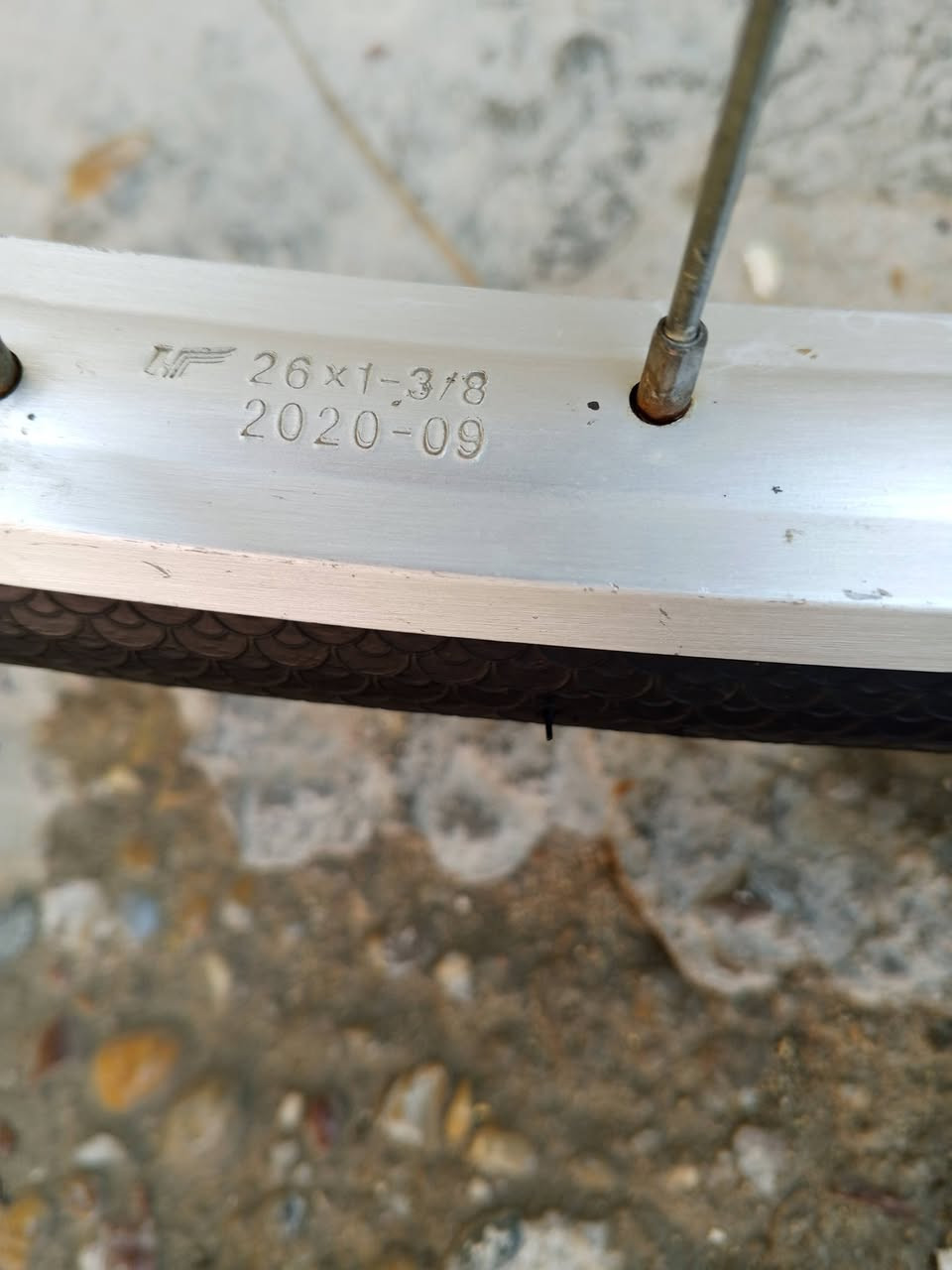 سلام عليكم بايسكل بناتي حجم 26 موديل 2020 اللون ماروني بي شخوط بل ماشه مكاني بغداد السعر 110 وبي مجال بسيط ***********
