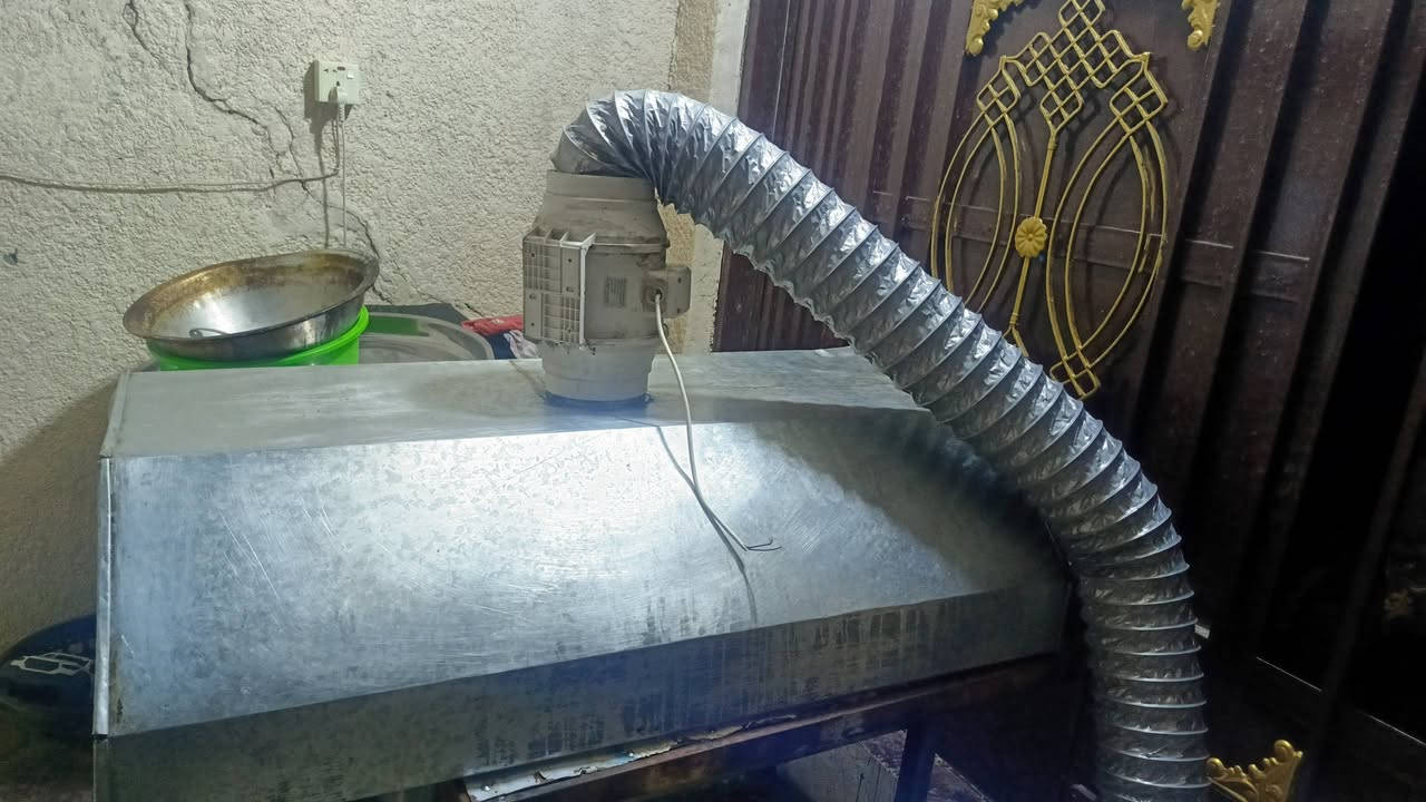 سلام عليكم ساحبه مال مطعم و بيت البيع السعر 100 رقم ***********
