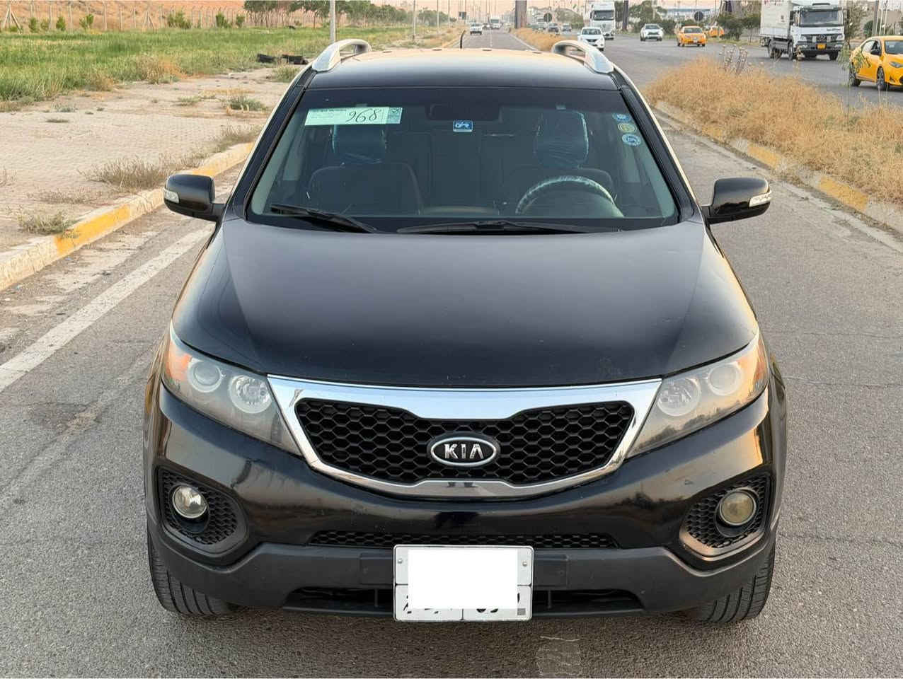 Hyundai Sorento
*********** ***********
موديل ٢٠١١ لون اسود رقم سليمانيه 
گير محرك شرط لأ صرف ولا بخار مامفتوح
حجم محرك ٦ سلندر (٣٥٠٠)
مواصفات ويل كروم اشارات بل مرايه تحكم ستيرن طرفين نظام Eco تقليل صرف الوقود نظام Abs شاشه كاميره 3 مقاعد تبريد مركزي وباقي مواصفات معروفه 
صدر امامي خلفي جديد كهربائيات كل شغال تبريد شغال 
صبغ 4 قطع شرط بدون دواخل بدون ارباك 
سعر...(١١٤$) وبي مجال بصيط
مكان سياره كركوك📍 كركوك, العراق
