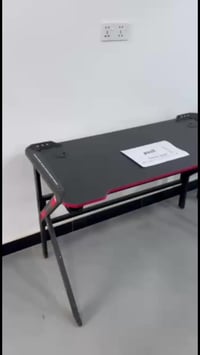 ميز مكتبي • حجم كبير • اثاث