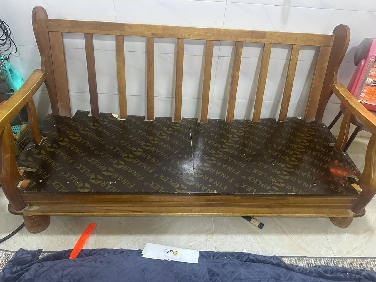 قنفات خشب ٦مقاعد جدد حتى خشبهم يلمعب٢٠الف مكاني الدوره ***********
