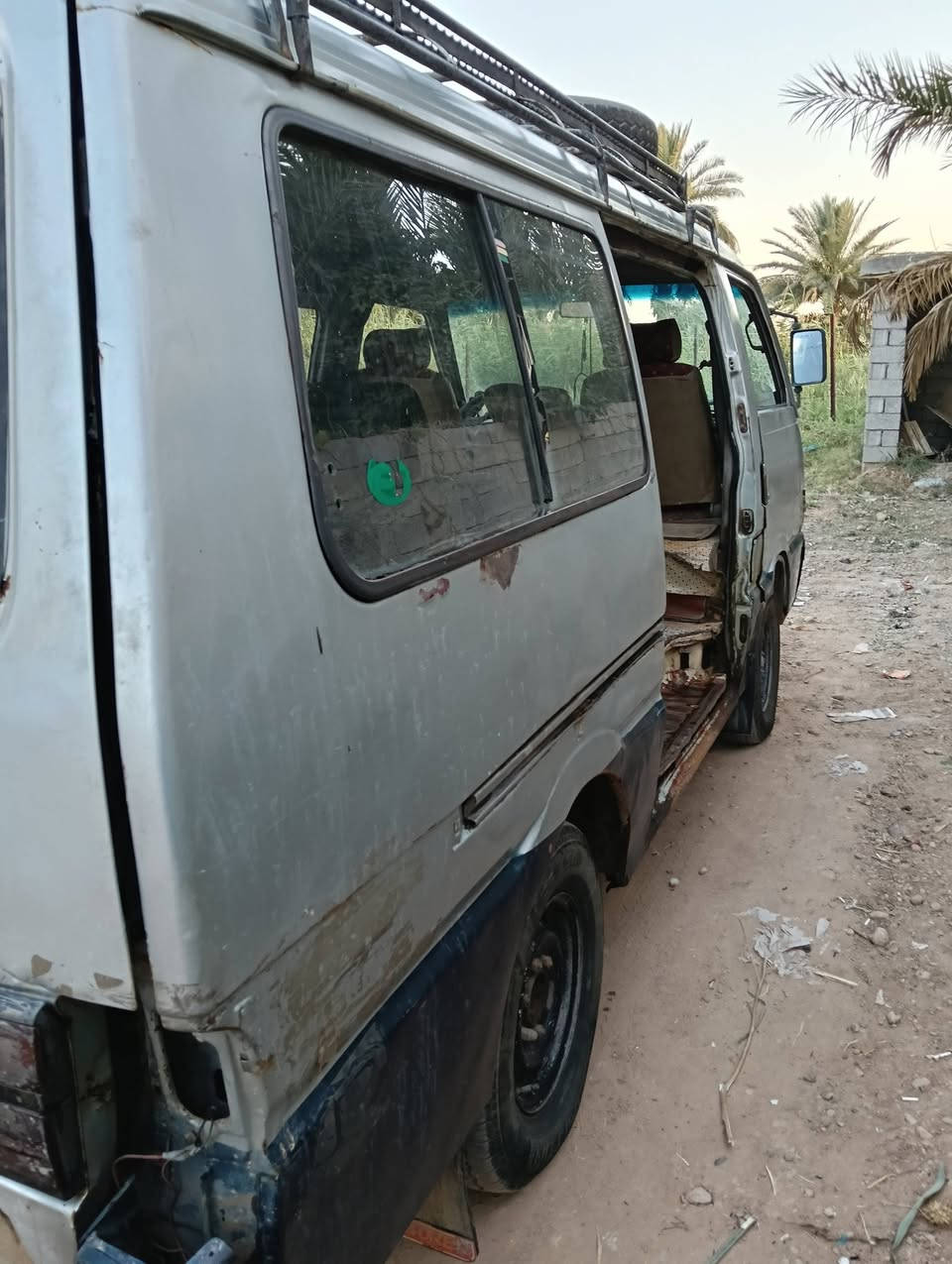 كيا بستة موديل 1993 رقم احمر مكينة كايمة كير صدر تايرات كله انظاف كشنات سياحي مال استاركس صاحبه مااندلة ابيع كوم حديد اتعهد سرقة او عشاير السعر 15 او بيه مجال مكاني بغداد تقاطع النهروان هاتف ***********
