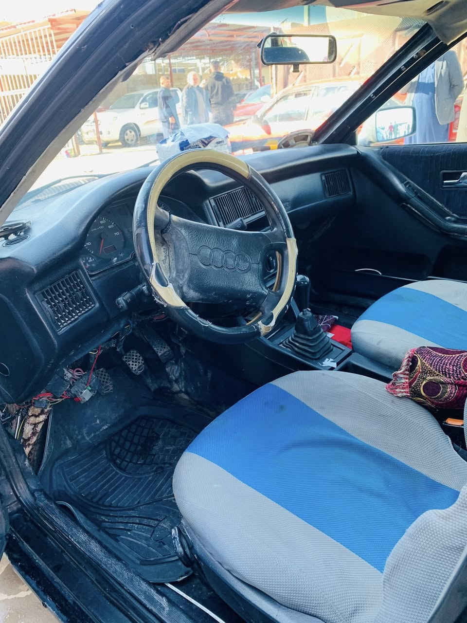 السلام عليكم..سياره اودي موديل 90گير ومحرك شرط مصبوغه عام جماليه دفتر بانزين بيه سنويه لل2029. رقم دولي جام كهربائي..سياره حلوه وگاعده عايزه شويه ترتيبات السعر (25)وبيه مجال عنوان السياره قضاء الحويجه 

الرقم ‭0783 283 7047‬
