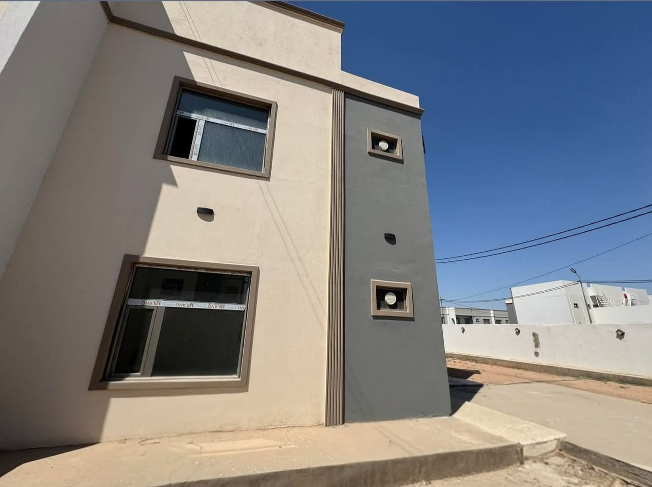 ✨ أرخص بيت بمساحة 250 متر في مجمع الأميرات 2 السكني
🏡 جاهز للسكن فورًا وبسعر نقدي مميز جدًا لا يُعوّض

تفاصيل البيت:  طابقين
3 غرف نوم
بناء درجة أولى
صالة + استقبال
مطبخ حار بارد
صحيات
كراج خاص + حديقة

جاهز للسكن الآن بدون أي انتظار

📱 واتساب / اتصال: ***********
📱 اتصال: ***********

◾ عنوان المكتب:
الأميرات القديمة – مقابل مجمع كرار السكني
مجاور مجموعات شركات السدير للصيرفة
مقابل بوابة الثاني (مدخل الأميرات)
🏢 [مكتب الأمل للوساطة العقارية]
نستقبل جميع عروضكم في المجمعات السكنية، العرصات، النقابات، والأحياء
