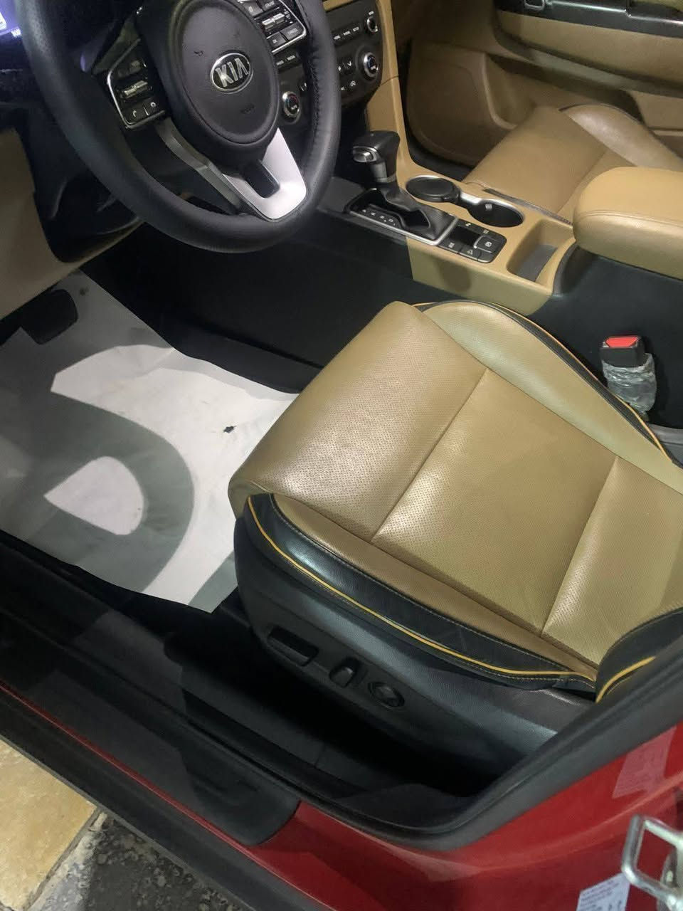 تحيه طيبه السلام عليكم 
كيا سبورتج 2020 خليجي 
فول مواصفات نفس مواصفات جيتي 
عداد المسافه 51 الف 
كفاله وضع الشركة 
رقم اربيل شرط تحويل 
السعر 200 ورقه وبيها مجال بسيط 
اي استفسار 
*********** ابو احمد 
مكان بغداد البياع
