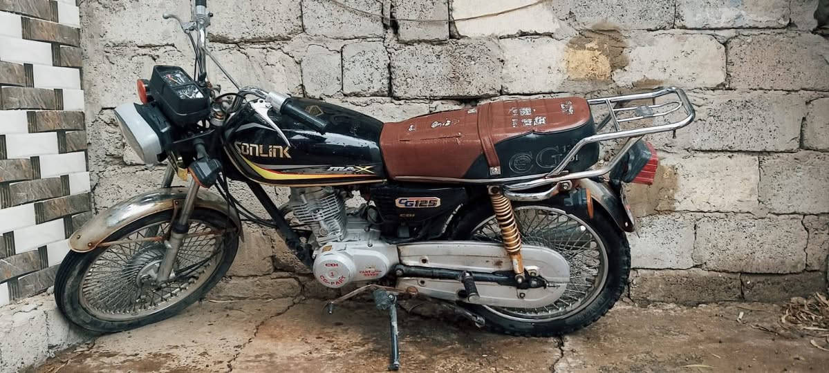 سلام عليكم: ماطور عينتاني سونيك 55555 تسعات مكينه مفتوحه  عايزووايرمنيه قفلو250رقم *********** ***********
