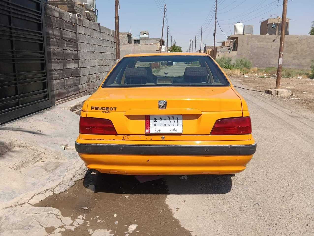 السلام عليكم /بيجو بارص موديل 2018 رقم بغداد تحويل السياره جاهزه كهربائيات شغاله كير مكفول مكينه بيه تنقيص كلش قليل عنوانه بغداد السعر 57 وبيه مجال بيه جامرلق الأمامي مبدل بدون دواخل رقم الهاتف *********** او ***********
