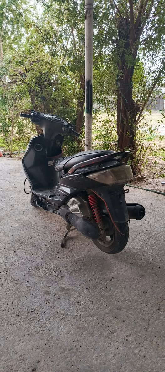 سلام عليكم سكنس فحل هندر وسلف . تشتغل تمشي مسافه تكطع سبب كابريتر تعبان يطوف ويرادلهه ترتيب سعر 350مكان كراده ***********
