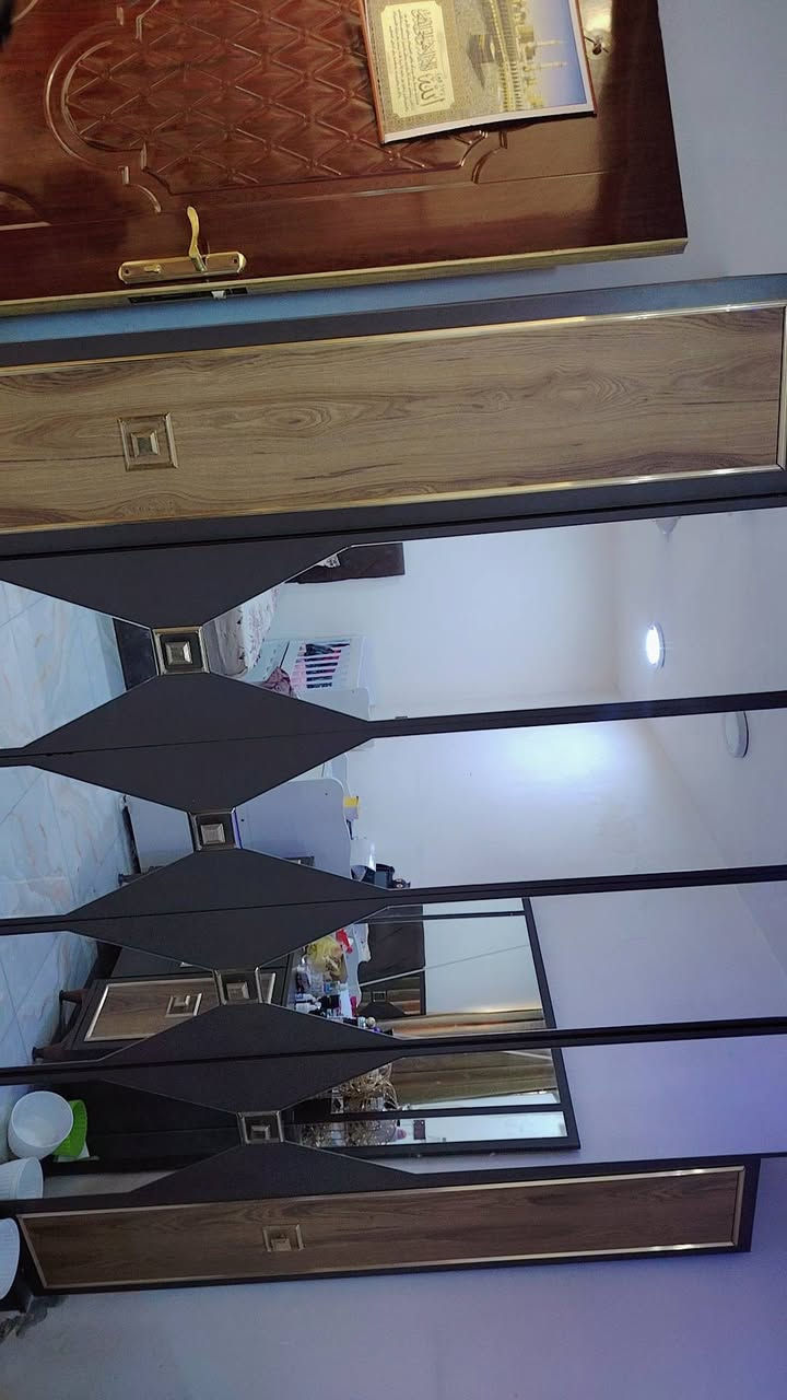 غرفه تركي ٩ قطع
للبيع ♥️


**إذا كنت صاحب هذا الإعلان وتريد حذفه لأي سبب، رجاءا أرسل رسالة إلى الدعم الفني**