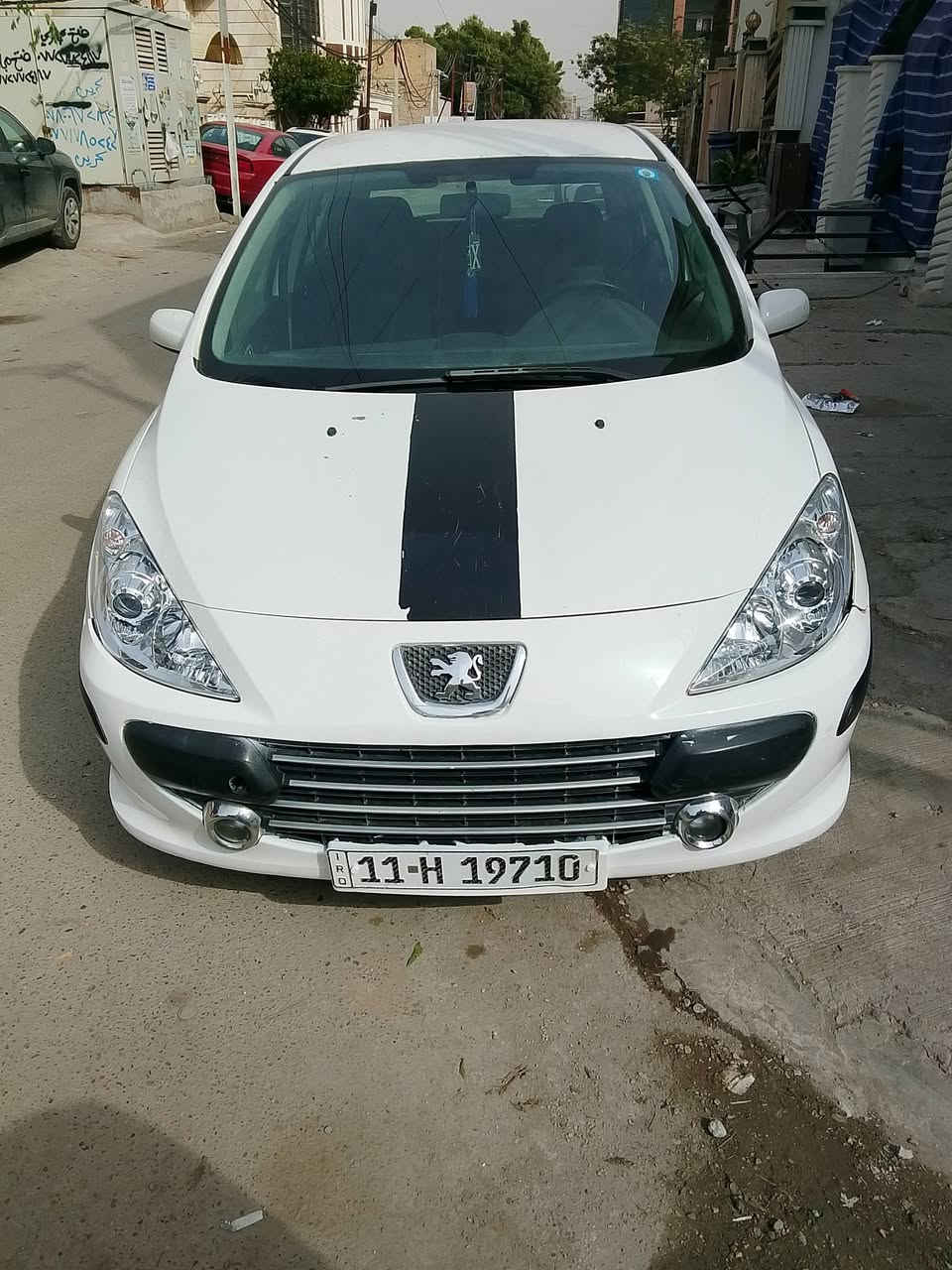 السلام عليكم بيجو فرنسي 2006 سيارة جديدة كلها شغاله كير مكينه كفاله تخم تاير جديد  صدر امامي جديد بس الصدر الخلفي تعبان هزه جديده كبل تحويل مكاني بغداد مدينة الصدر الشماعيه الشراي ينتصل بيها قبغ الجنطه ولدعاميات صبغ فقط اثر جراد السعر 50وبيها مجال ***********
