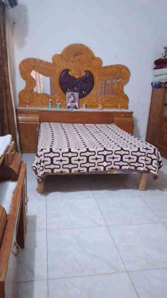 السلام عليكم غرفه اخشاب لبيع تسكام كلش نضيفه مكان كربلاء سعر 750 رقم الهاتف ***********
