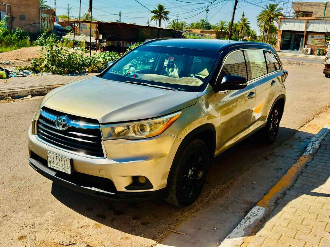 تيوتا هايلندر 15 امريكي حادث جنطه بيها كم قطعه بدون ايرباك ابيع حزام ومستعجل جدا عالبيع او مراوس ب20 وفوك 
بصمه كشنات جلد كشن كهرباء جنطه كهرباء تبريد 3 قطع مركزي 7 راكب تحكمات كامله 
سياره بدون اي نقص صدر جديد تايرات جديده باتري جديد
السعر 163 
بعد يومين ارفع السعر 
***********
