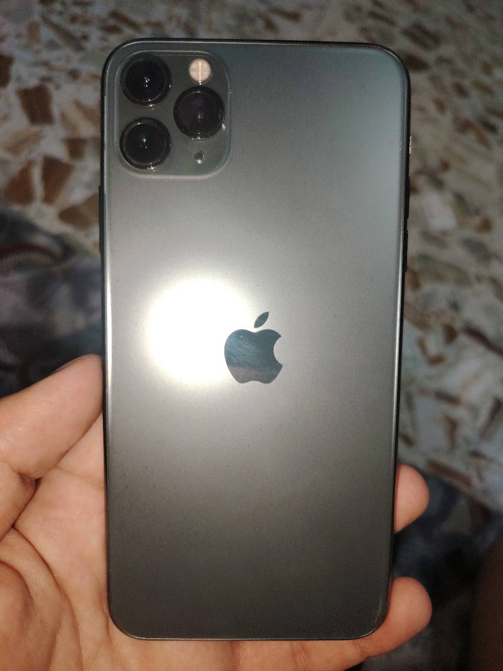 السلام عليكم
الهاتف iphone 11 pro max بدلت اله هارد ٢٥٦ و وكف ما يشتغل  و البطارية 79 السعر بلتراضی انطيني سعرك واذا مناسب نتفق