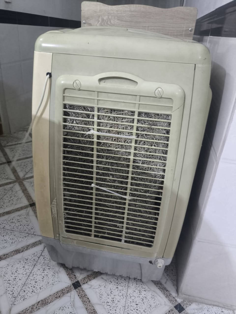 السلام عليكم مبردة للبيع الهوة مالتهة ثلج 🥶🥶 حلفات جدد ماداخله تصليح ابد السعر 75 وبي مجال مكاني كوفه شارع المعمل للاستفسار ***********
