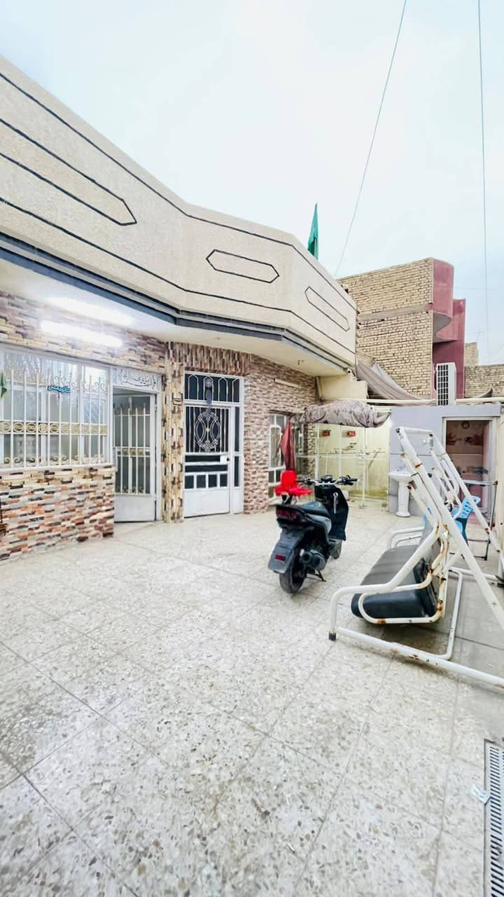 السلام عليكم بيت طابو ملك صرف 200 متر وجه 10 نزال 20
ام الكبر والغزلان قرب شارع الظغط فرع المختار 
طابق واحد غرف نوم عدد 2 
مطبخ صاله واستقبال وكراج 
الطابق الثاني غرفة وحده فقط 
جاهز من كلشي 
للاستفسار ***********
