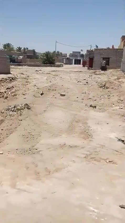 قطعه للبيع مساحته 300 مقابل شارع الدغاره قريب  حي الغدير للستفسار***********

