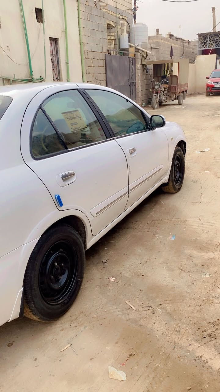 سيارة نيسان سني ادووواات كصة جنطة سيارة جاهزة من كلشي فقط الحدادية تعبانة يرادلها ترتيب كير مكينة خير من الله كشرتها حلوه ما متواجد ع الفيس 
العنوان البصرة شط العرب 
السعر 28 ورقة و بيها مجال قليل 
واتساب : ***********
سيم كارت : ***********
