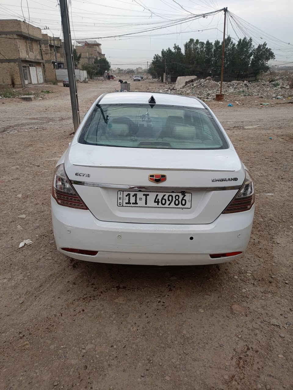 ام كراند اوتماتيك موديل 2013 بغداد لونها ابيض بيها حادث جاملغ امامي جهة الصدر تخم تايرات جديد كير نظيف تبريد شغال شاشة كاميرا خلفيه دوشمة جلد مكينة ١٨٠٠ ونظيفة بشكل عام كلشي ومثل ما موضح بالصور
السيارة باسمي
 السعر 55 ورقه وبيها مجال بسيط
مكاني بغداد الشعلة
و للأستفسار ***********
