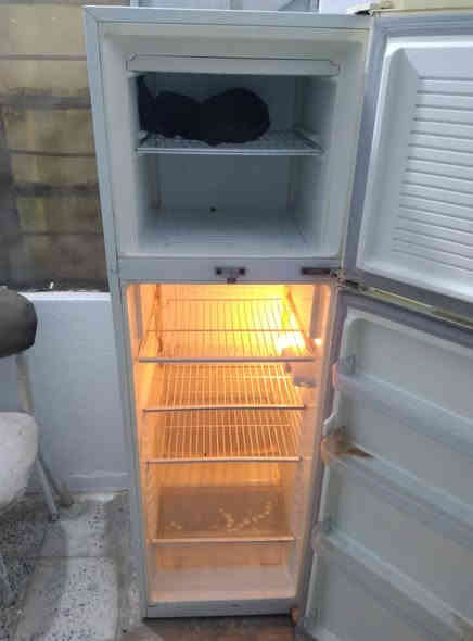 ثلاجة نظيفة حيل بدون خياس شرط تجميد 
١٧٥ الف
***********
