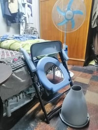 كرسي حمام جديد مامستعمل سعره 35 المكان بغداد/ الغزاليه 07710079501   0...