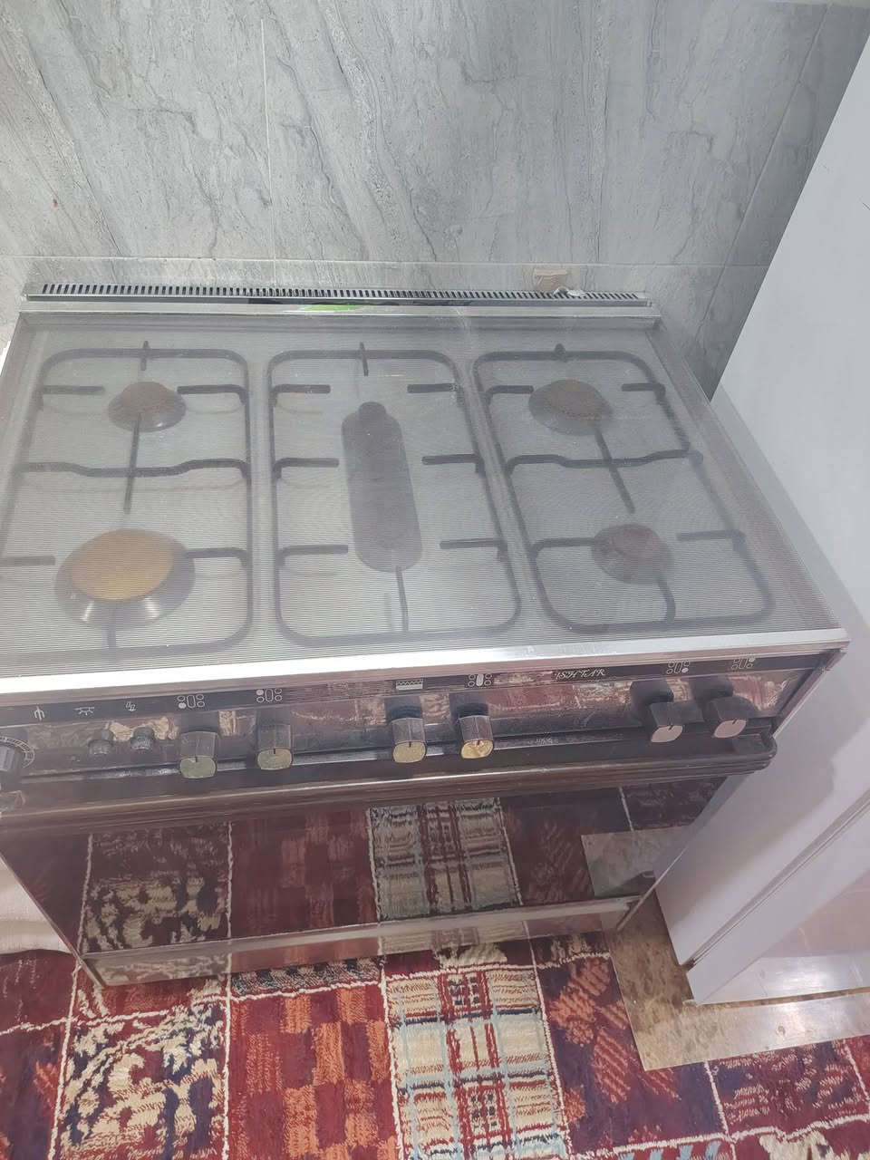 السلام عليكم العنوان لكريعات الرقم *********** بي واتساب
1-  سنك وكاونتر وملاحق مثل مموضع بصور سنك مرمر السعر 325 بي مجال بسيط
2- طباخ خمس عيون نوعيه عشتار السعر 225 بي مجال بسيط على فحص كله شغال بدون نقص شي
3- ثلاجة حديثه نوعيه ميديه نضافه مثل مموضع بصور السعر 725 بيه مجال بسيط للمعلومه جديده مالتهة مليون 250
