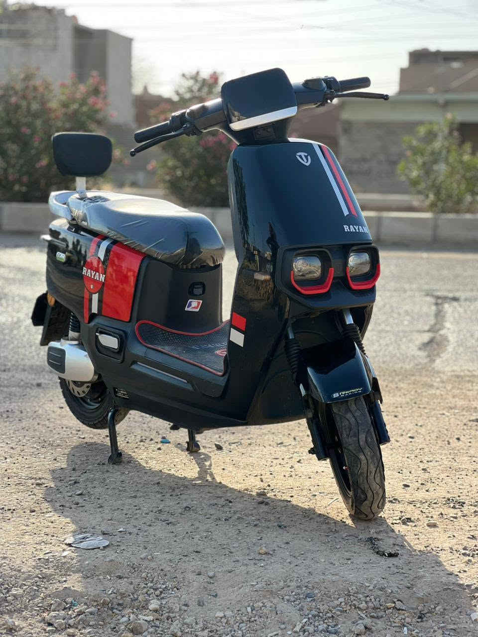 ريان ابو عيون للبيع 🔥
موديل 2025 
بصمتين وسويجين 
سته باتري 23 امبير كرافين اصلي 
ملف 1200 اقتصادي وطيارة ب المشي
اللون الأسود المرغوب 
نضافه كدام عينك 
السعر 850 بي مجال قليل 
***********
