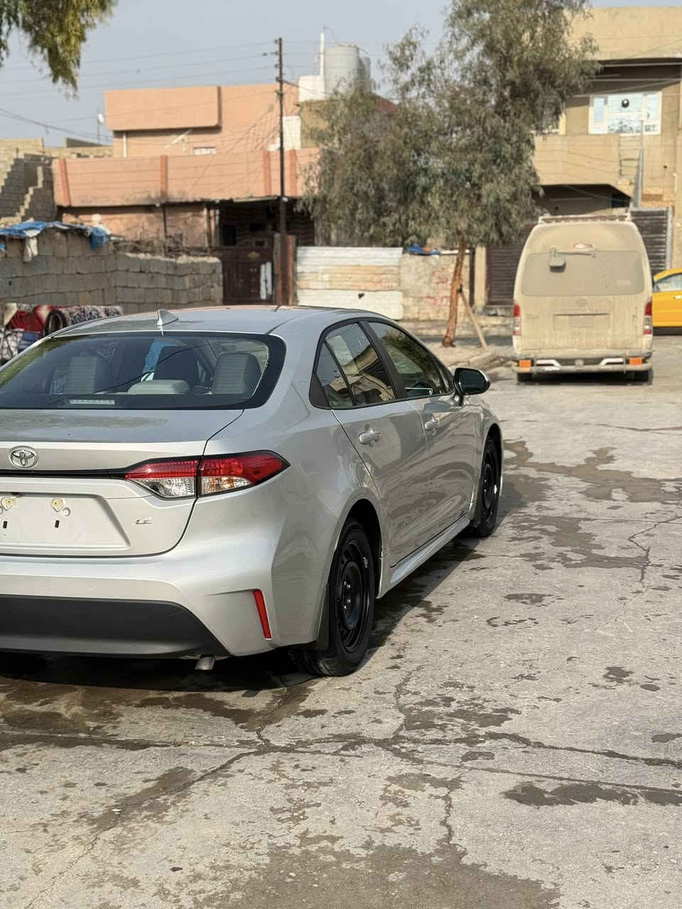 سلام عليكم سياره كورله 2025 رقم جديد تحويل وكاله ضررها بدون دواخل جامرلق وبونيد ابدلات ابلادي بدون دواخل داخل لونين ماشيا 4000 اسعر 170 وبيها مجال لل يشتري رقم المبايل ***********  اليشتري ياخبرني وتدلل
