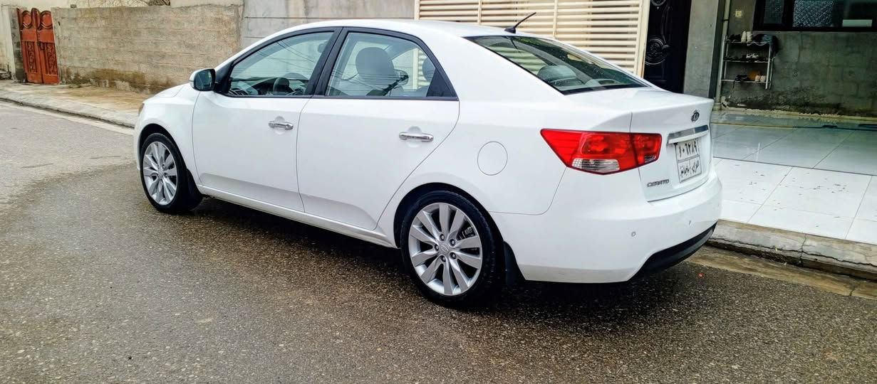 سێراتۆ مۆدێل 2012 بێ بۆیاغ بێ سارد
 گێر مەکینەی لۆک بەشرت  سیارەکە ١٠٥
 هەزار رۆێشتۆە نرخ ١١٧ معمەلە 
*********** كيفري, ديالى
