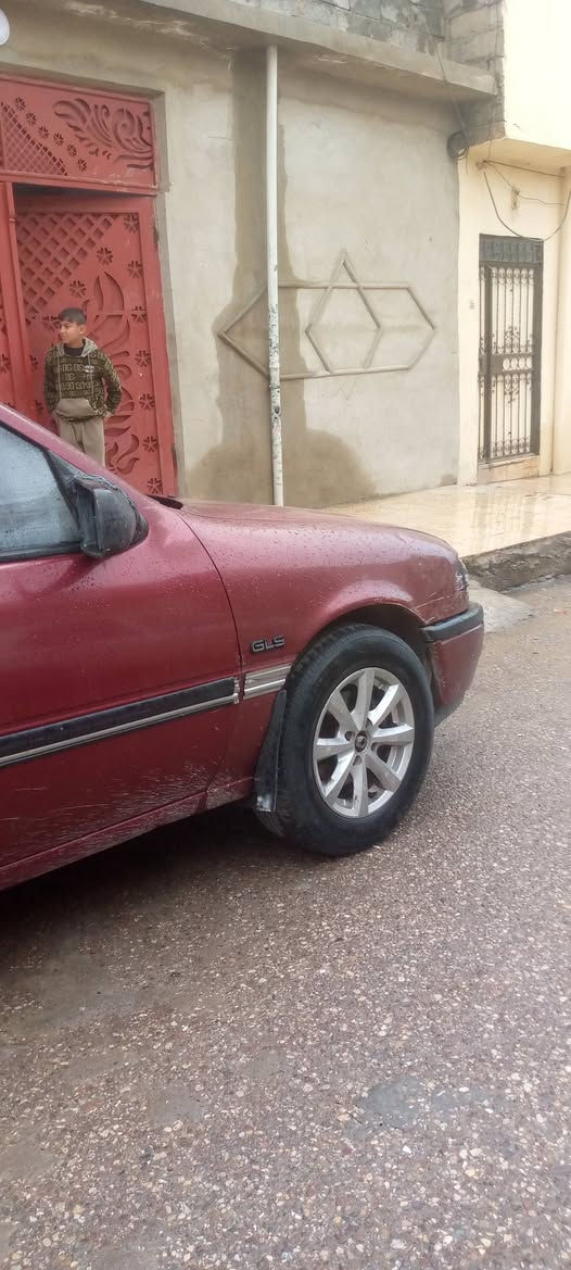 سلامو عليكم عندي فكتره موديل 92 حجم 18 السياره جدام العين رقم نينوي الماني بسمي رقمي *********** بيه واتساب
