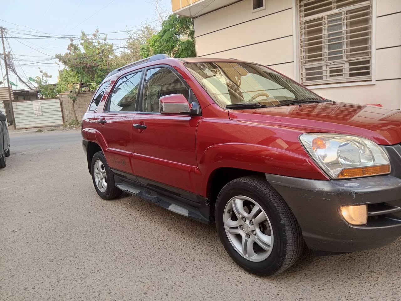 السلام عليكم كيه سبورتج موديل 2006خليجي سونار منشورة السياره جديده وجاهزه مكينه وكير وحداديه وصدر وتبريد وتخم تاير تبريد ثلج مكفولات مكينه6سلندر بسمي تحويل ثاني يوم رقم نكليزي الجديد العنوان بغداد رقم الهاتف 📞 ***********السعر86وبي مجال شي بسيط
