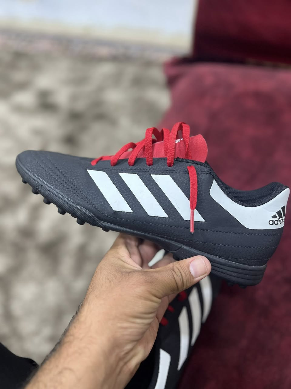 اديداس اصلي بالة 
نظيف كلش
قياس 43وثلث طول القدم 27ونص
السعر 40
توصيل 5
للحجز ***********
