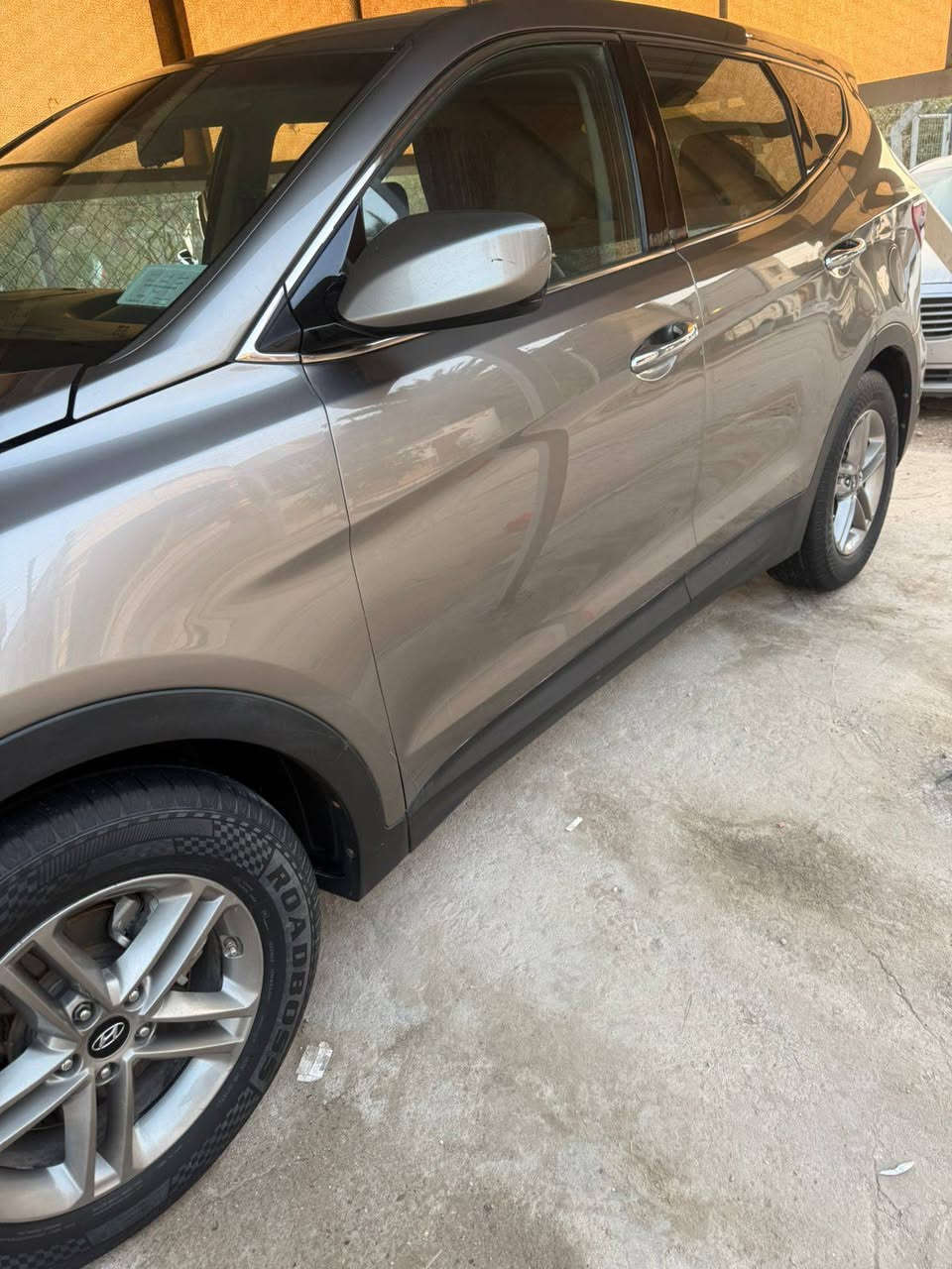 سلام عليكم مكلف بالنشر سنتافيا 2018 وارد اميركي السياره حادثه مقدمة البنيد صبغ السياره ليبل واحد ولاقطعه تبديل  بس مقدمة البنيد صبغ والباقي مكفوله حجم المحرك 2400 رقم ذي قار تحويل السعر 147 مكان السياره ناصريه الاتصال ***********
