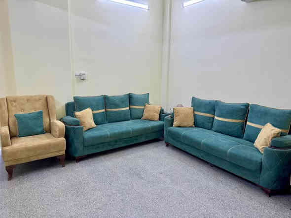 تخم نظيف جدا جدا 9 مقاعد مكاني الكرادة *********** قماش ضد الماء اسفنج طبي بغداد
