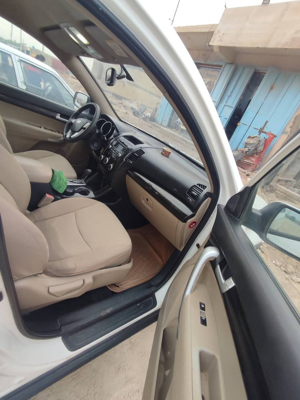 سلام عليكم كيا سورنتو 2011 خليجي رقم دولي بسمنه سبعه راكب محرك 2400 دوش سياره جاهزه من كلشي مال جناي للستفسار الاتصال ع رقم فقط ‏.
‪0772 590 4233‬‏
ذي قار / الفجر 🌆
