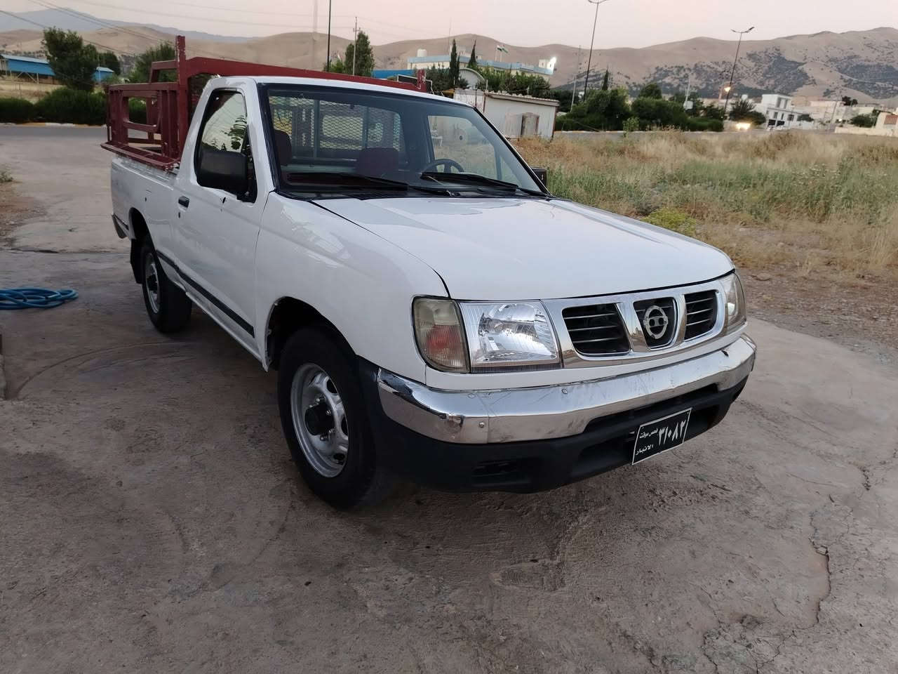 نيسان تاك 2000ناو سور سه يا ره كه سا غه كيرو مه كينه ئه كسل به شه رت تندو تول 39 كه لا *********** هه لبجه شه هيد ***********
