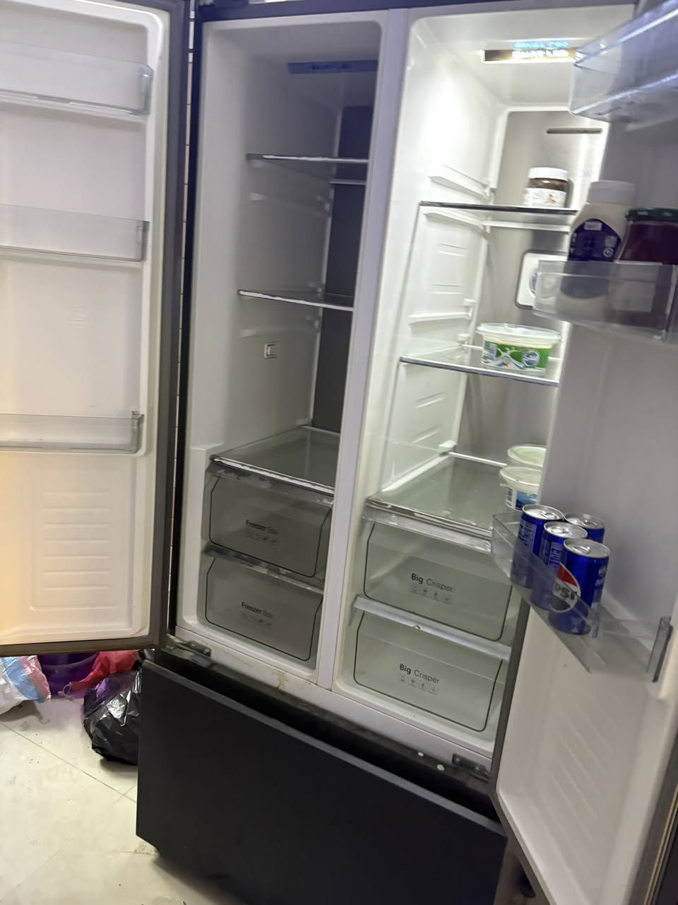 ثلاجة 3 أبواب استخدام قليل 450 دورة حي شرطة ***********
