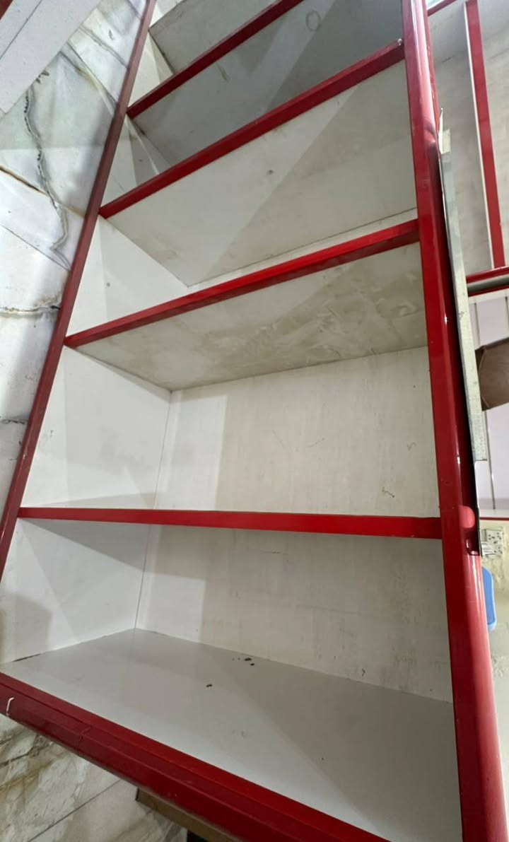 أغراض محل كامل مال موبايلات رفوف ميز البيع مكان عل شط يم فرع السيد غازي أو منطقة الكربلا ئي يم المسبح عفك الاستفسار اوتتصل ***********
