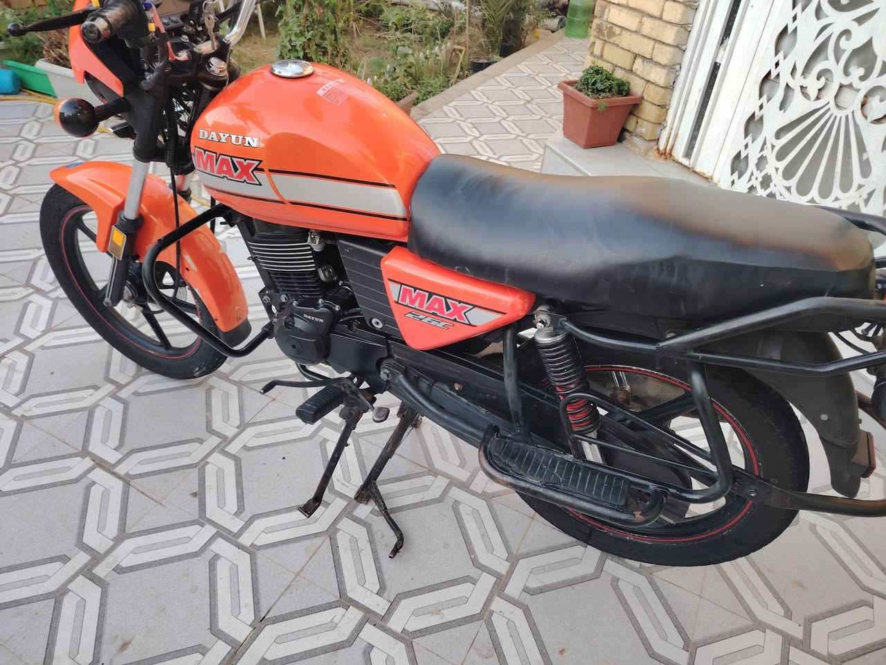 للبيع دايوان 2022 اصولي كفالة أو مراوس بلايتي  مكانها النعمانية 

***********
