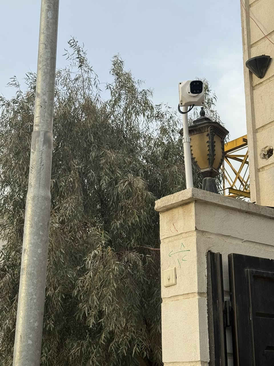 تم نصب كامرات مراقبة اليوم
شارع 20 (قرب المولدة )
مستعدين لتجهيز وتنصيب (كامرات مراقبه)
كافة المواقع( منازل _ محلات _ شركات )
فني (كامرات مراقبه ) (باسعار مناسبه)
للاستفسار يرجى مراسلة الصفحة
أو الاتصال على الرقم التالي :
 سجاد ***********
